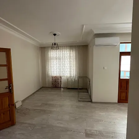 Meydanin Goebeginde Kiralik Apartment Trabzon