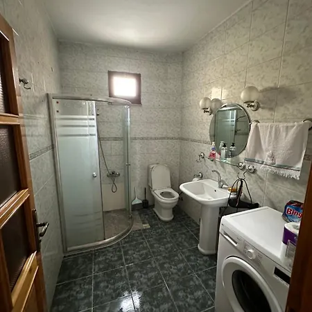 Apartment Meydanin Goebeginde Kiralik *