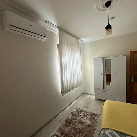 Meydanin Goebeginde Kiralik *