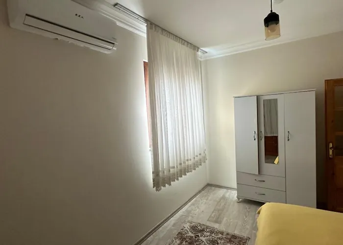 Meydanin Goebeginde Kiralik *